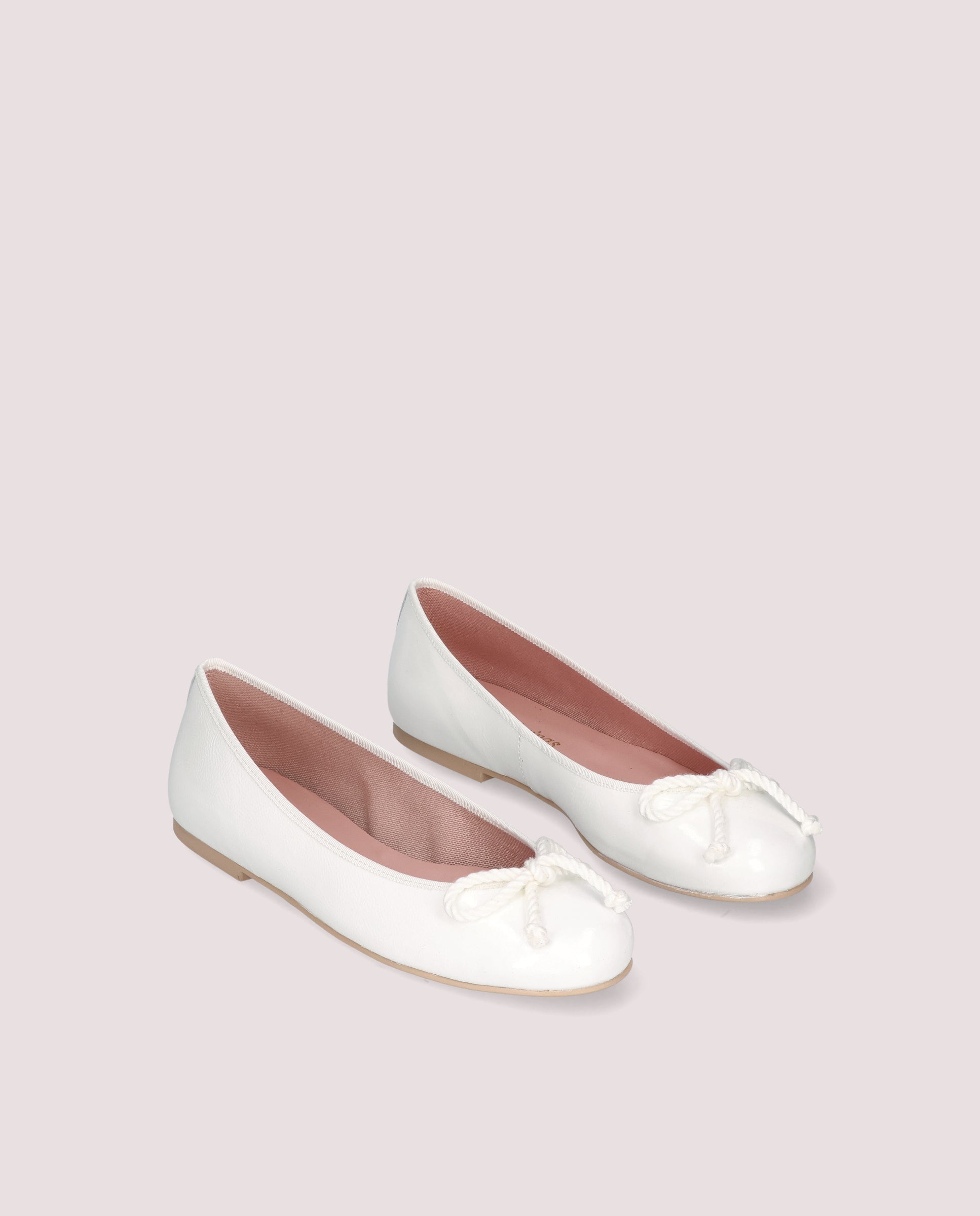 pretty ballerinas バレエシューズ　ROSARIO Rosario Patent Leather Ballet Flats in WHITE