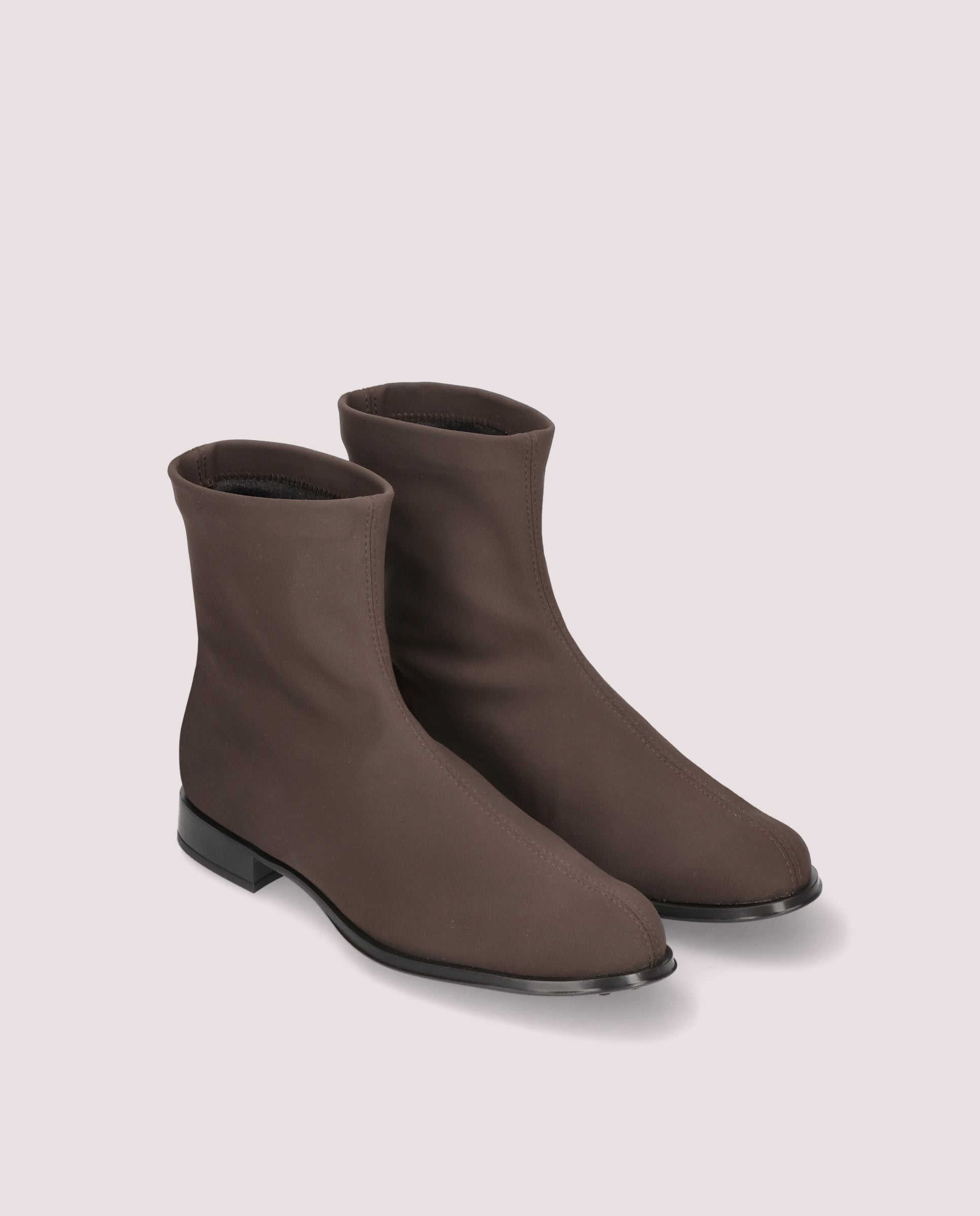 Imagem de Botas de cano curto entrançadas Pat Brown por PrettyBallerinas