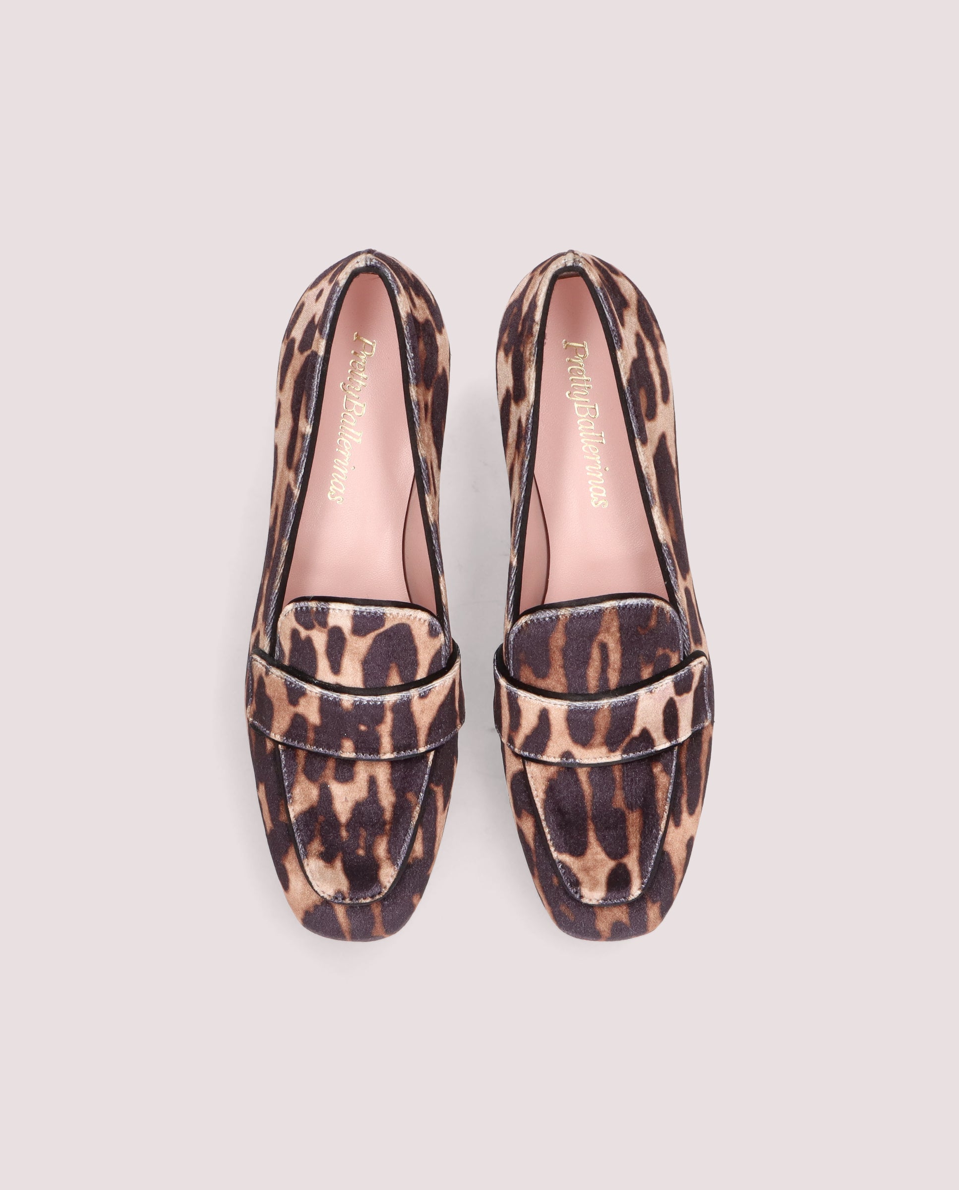 Loafer Carla in leopard printed velvet