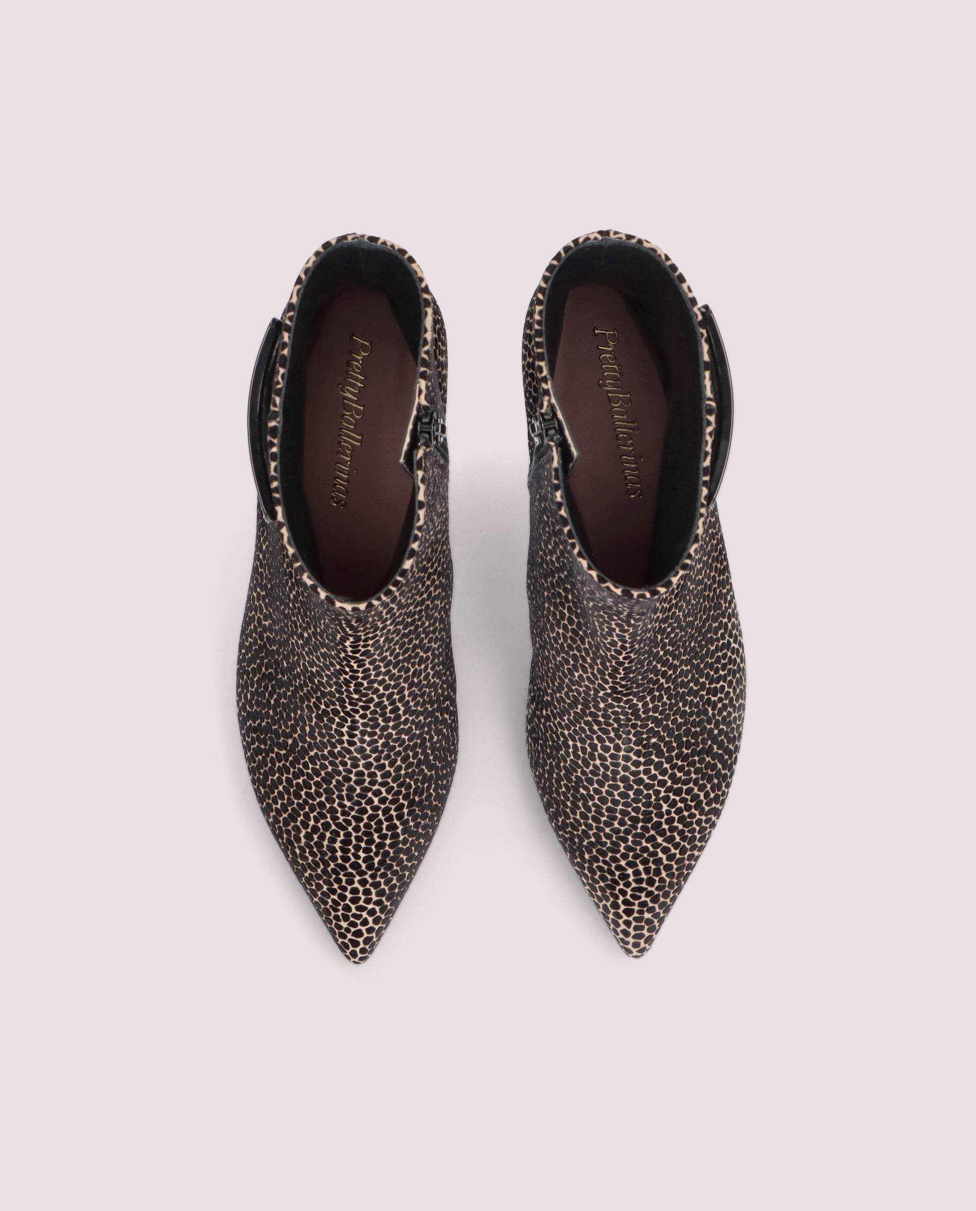 Vista alternativa de Botines Kendall Beiges Ante por PrettyBallerinas