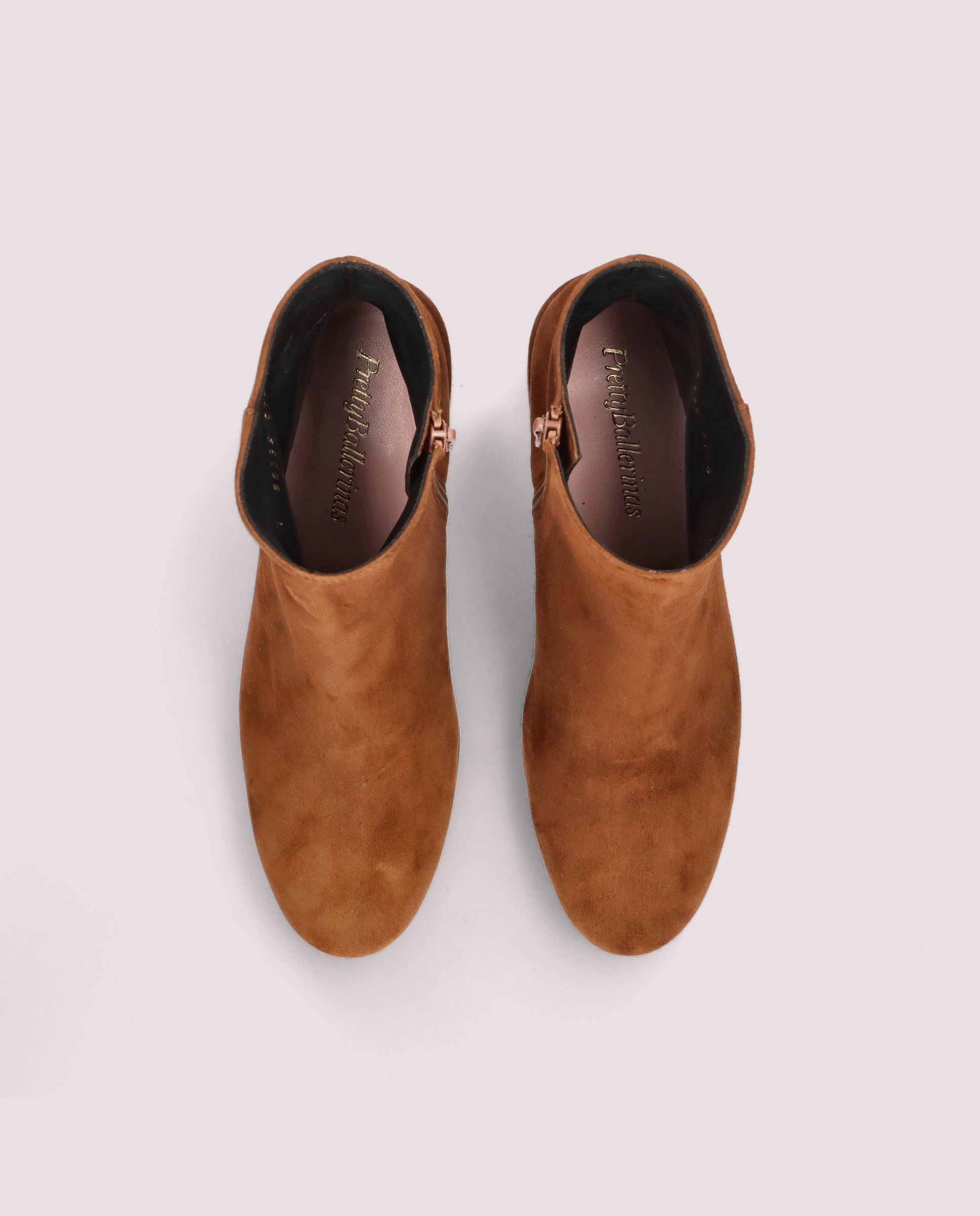 Vista alternativa de Botines Jendayi Marrones Ante por PrettyBallerinas