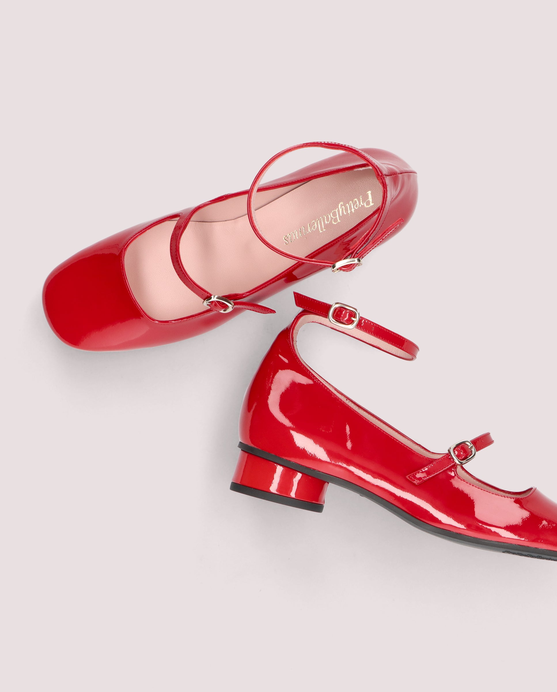 Salon Odette Rojos Charol