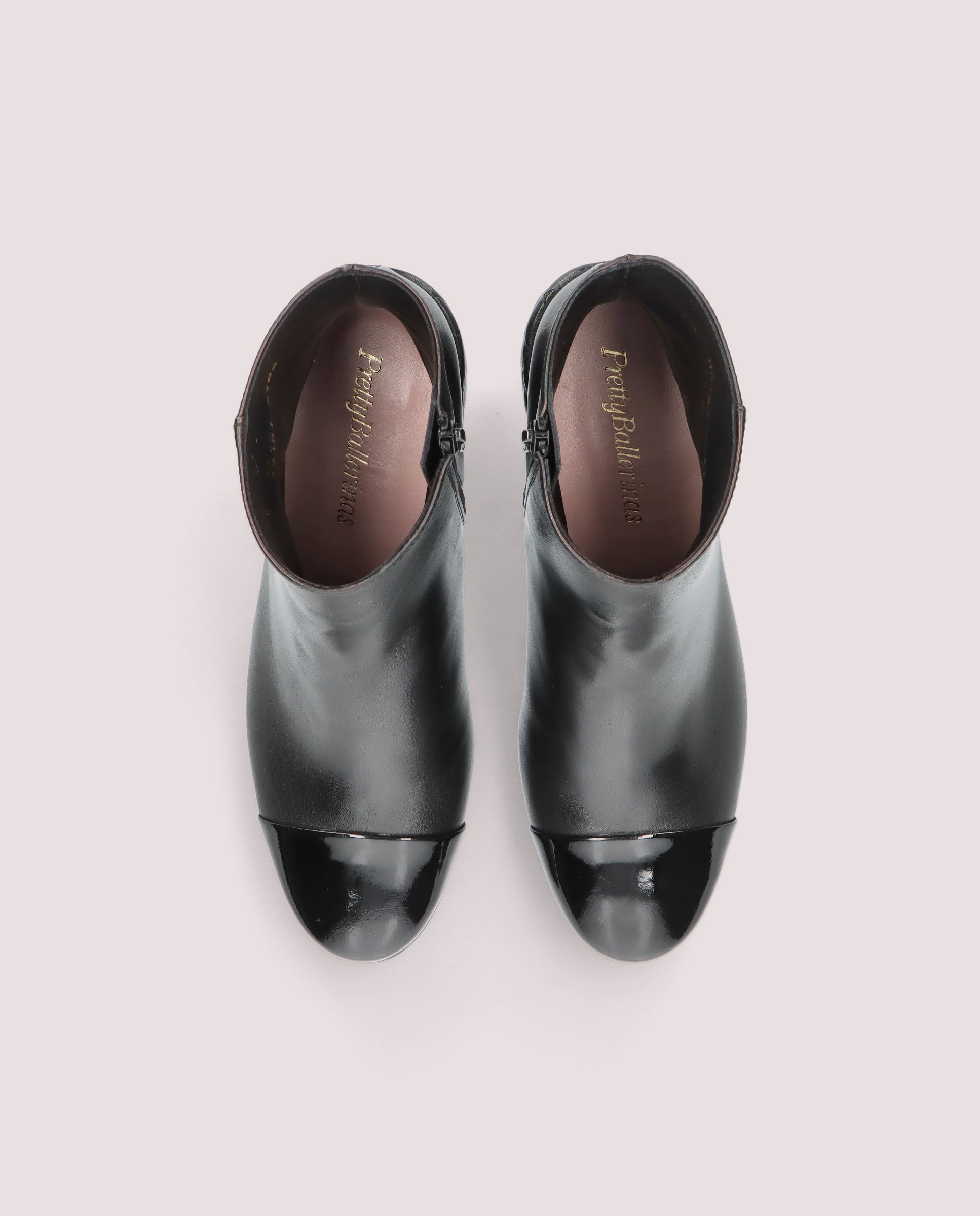 Vista alternativa de Botines Jendayi Negros Piel por PrettyBallerinas