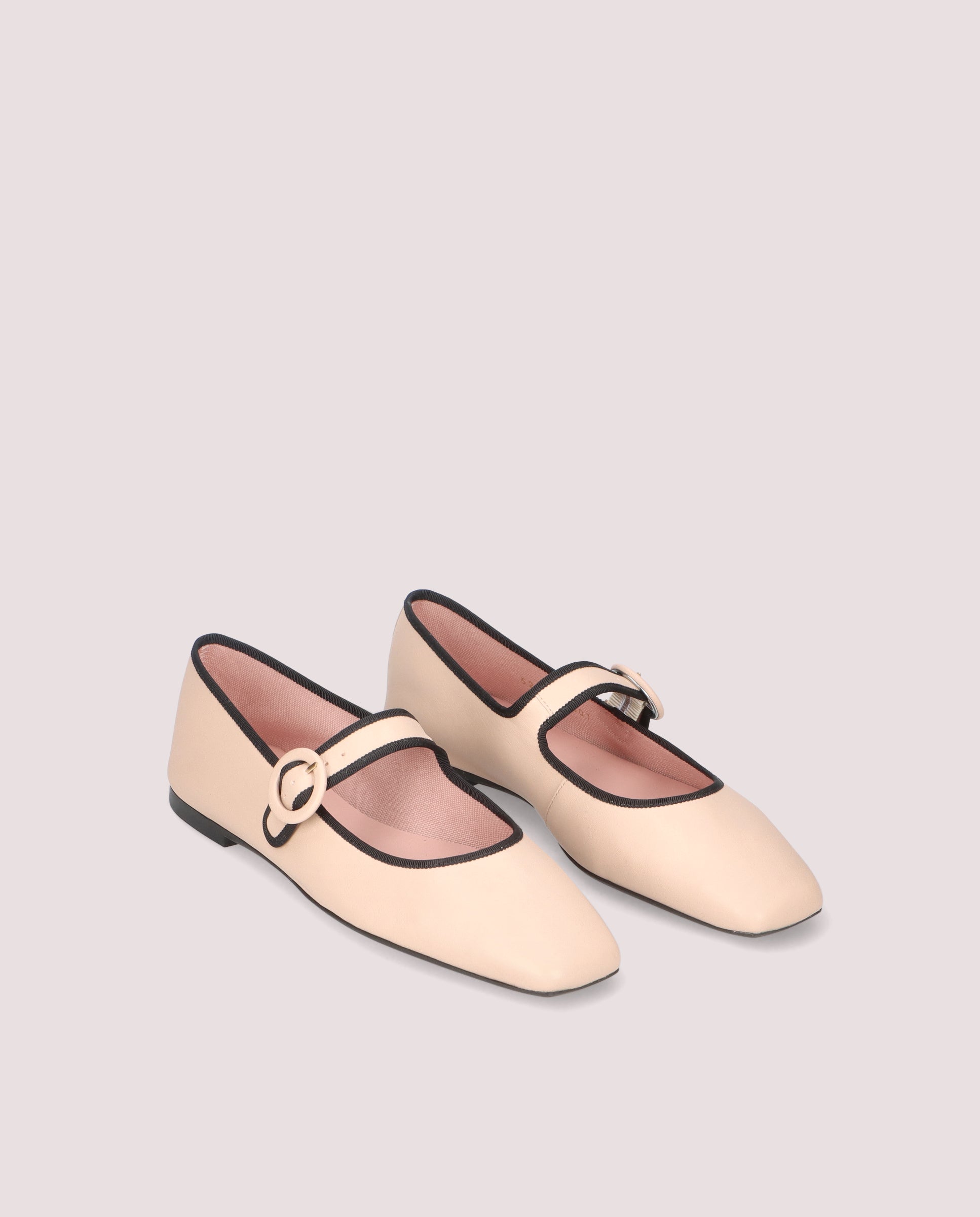Bild von Camille Ballerina in nudefarbenem Leder von PrettyBallerinas