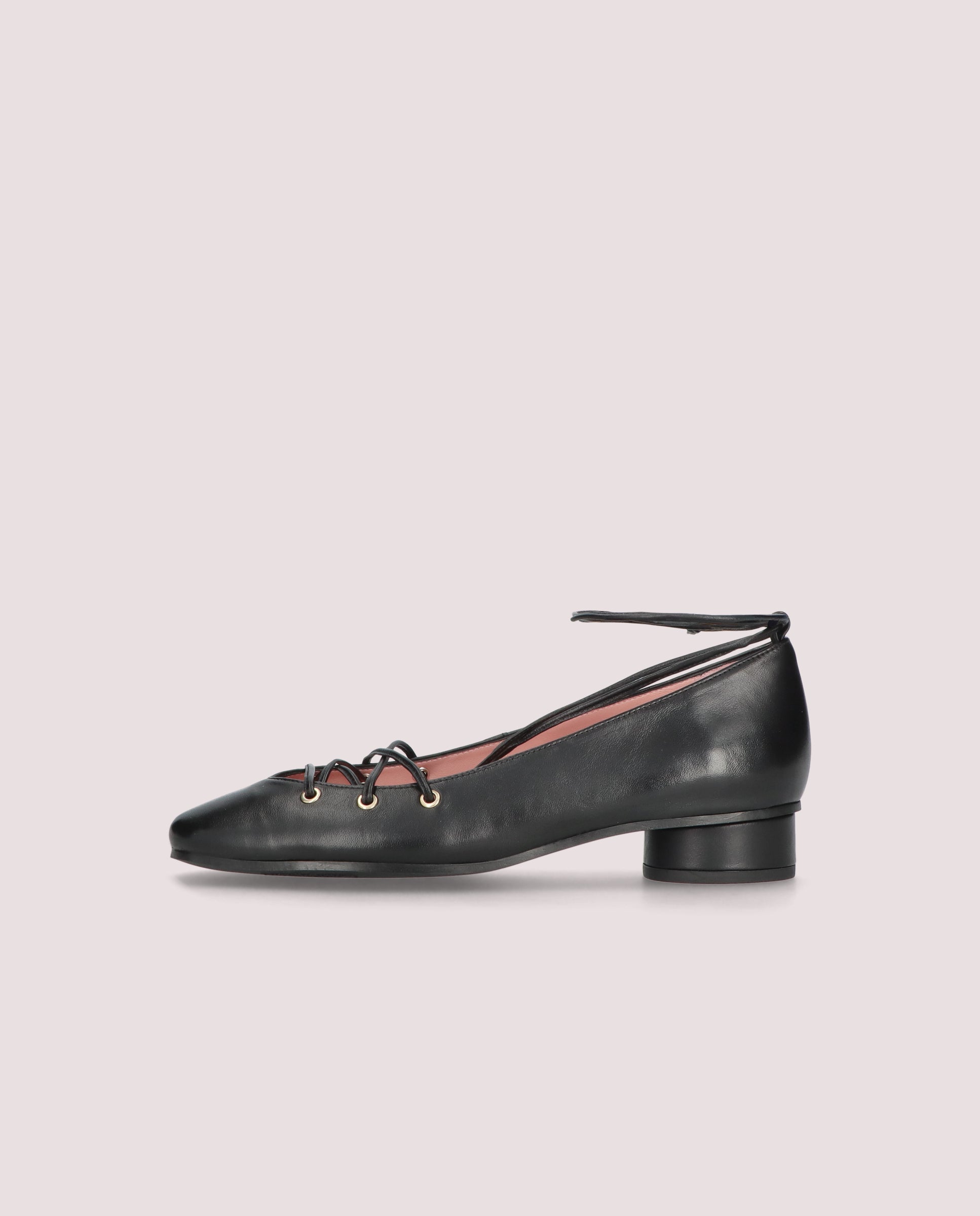 Salon du cuir noir Odette