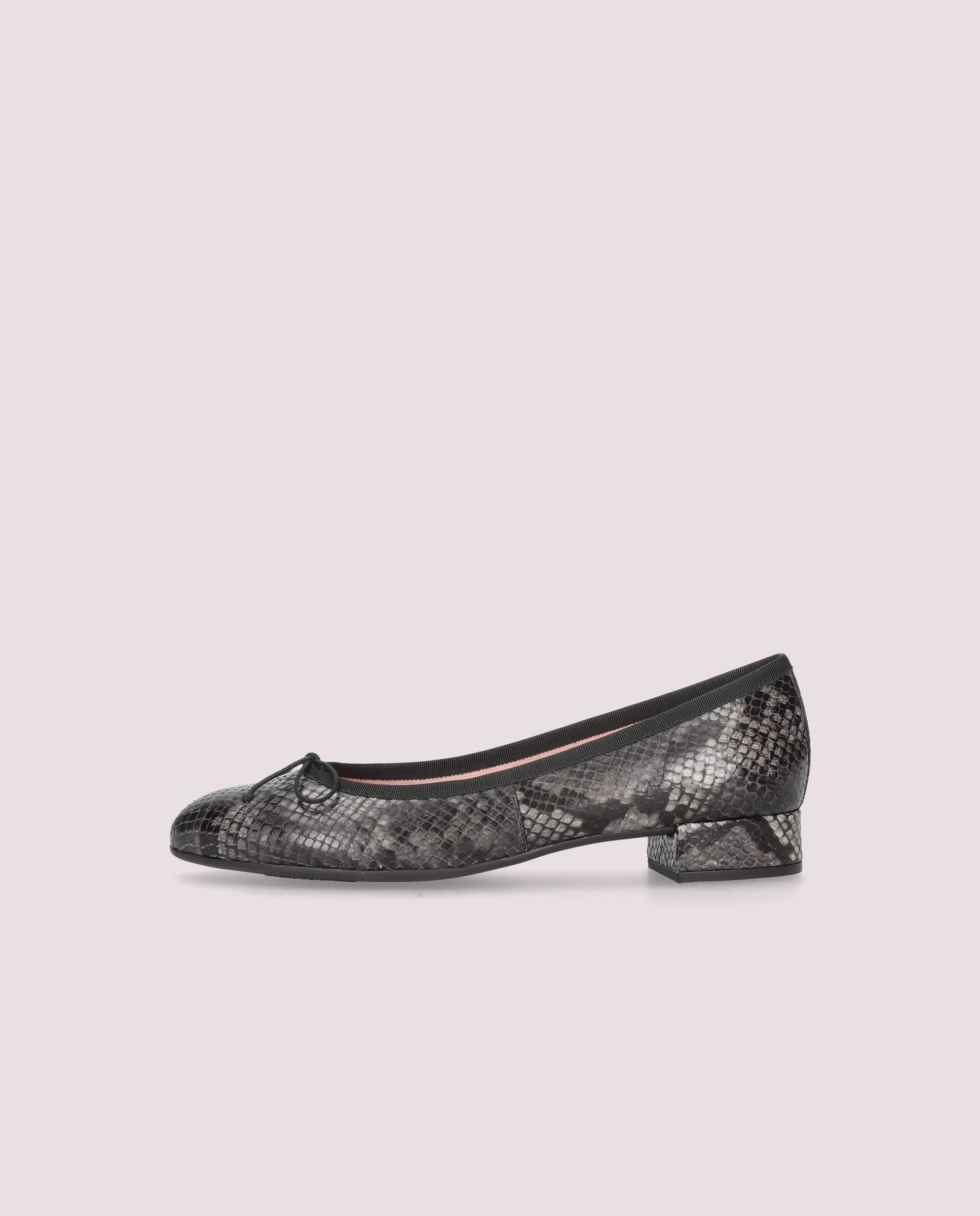 Salon Gretschen Negros Pieles estampadas