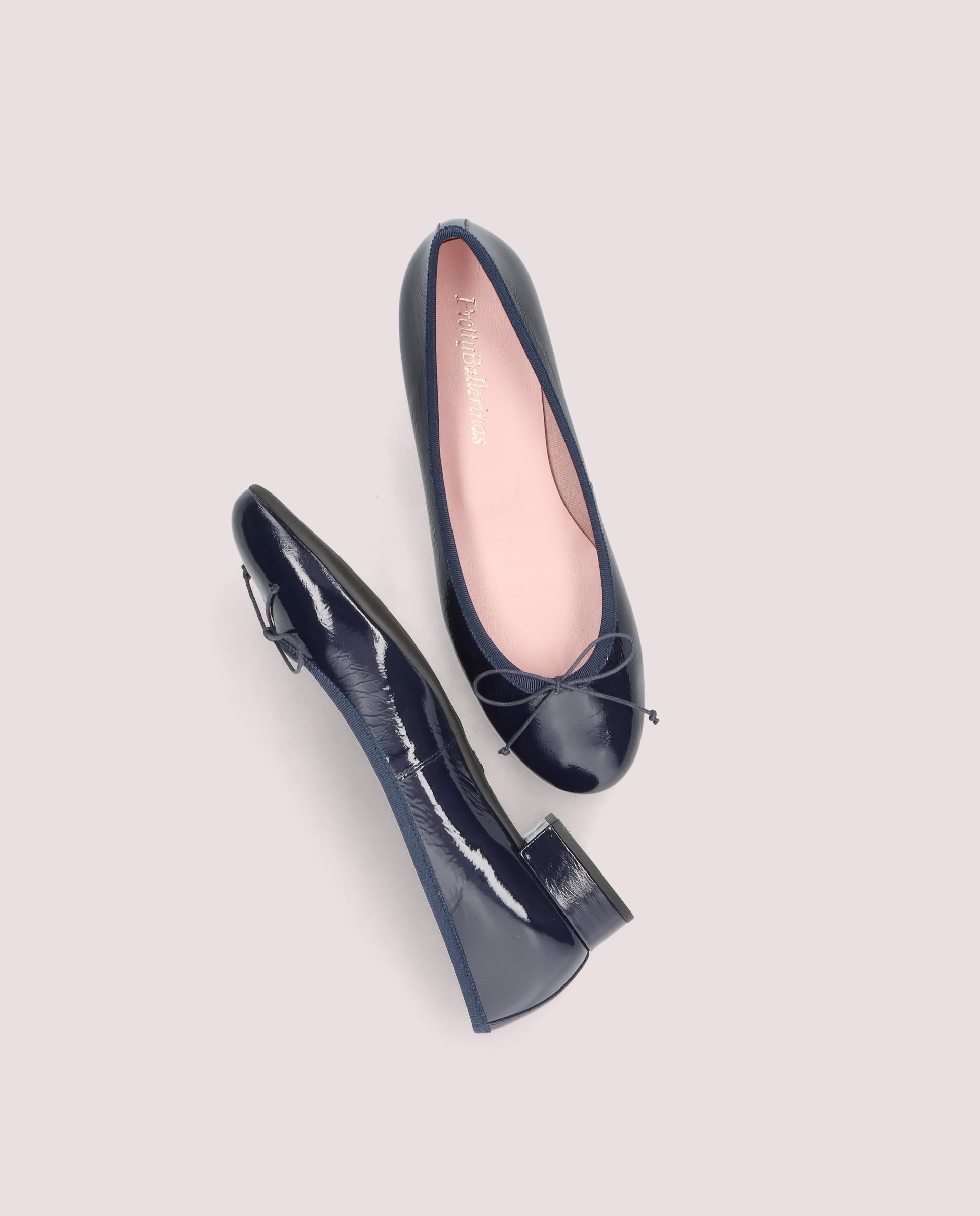 Gretschen ballerina in navy blue patent leather