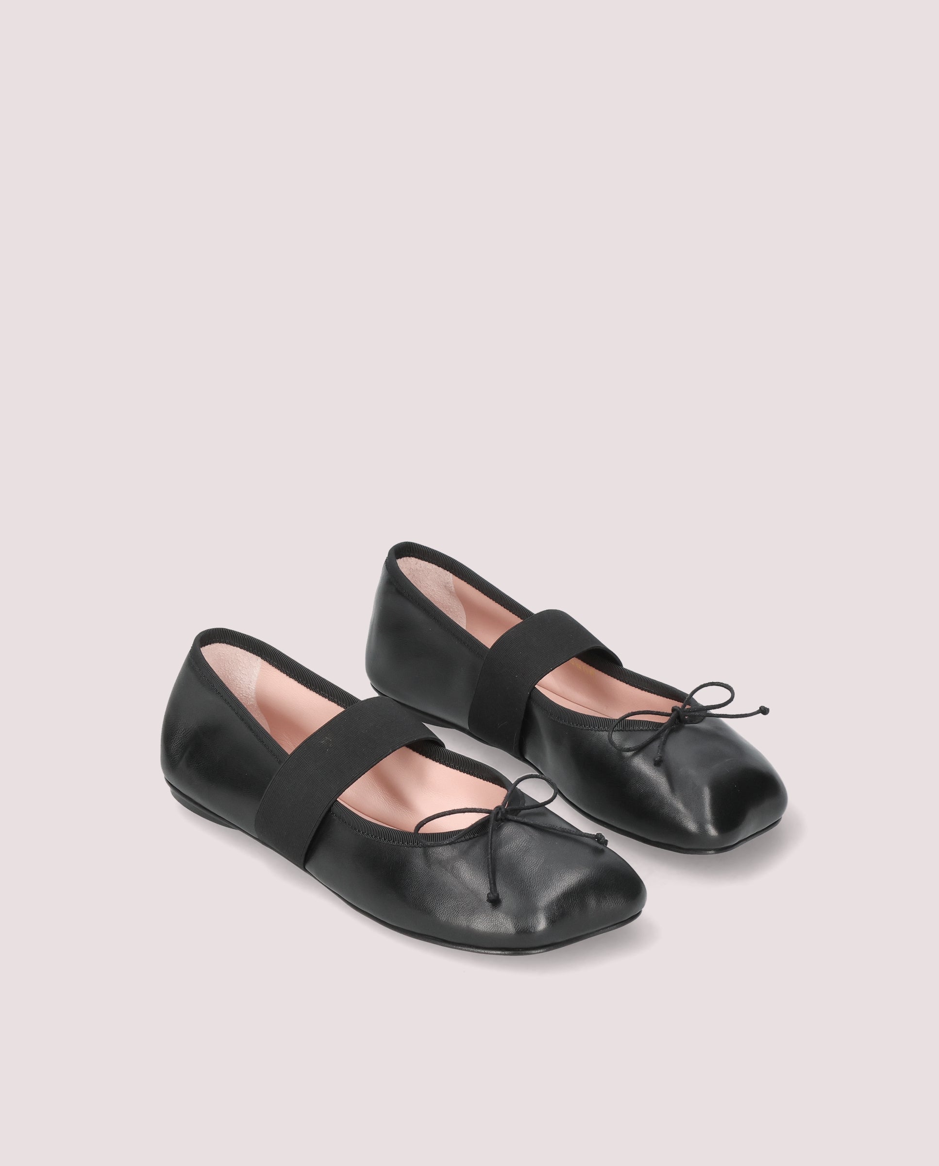 Yuma ballerina in black leather