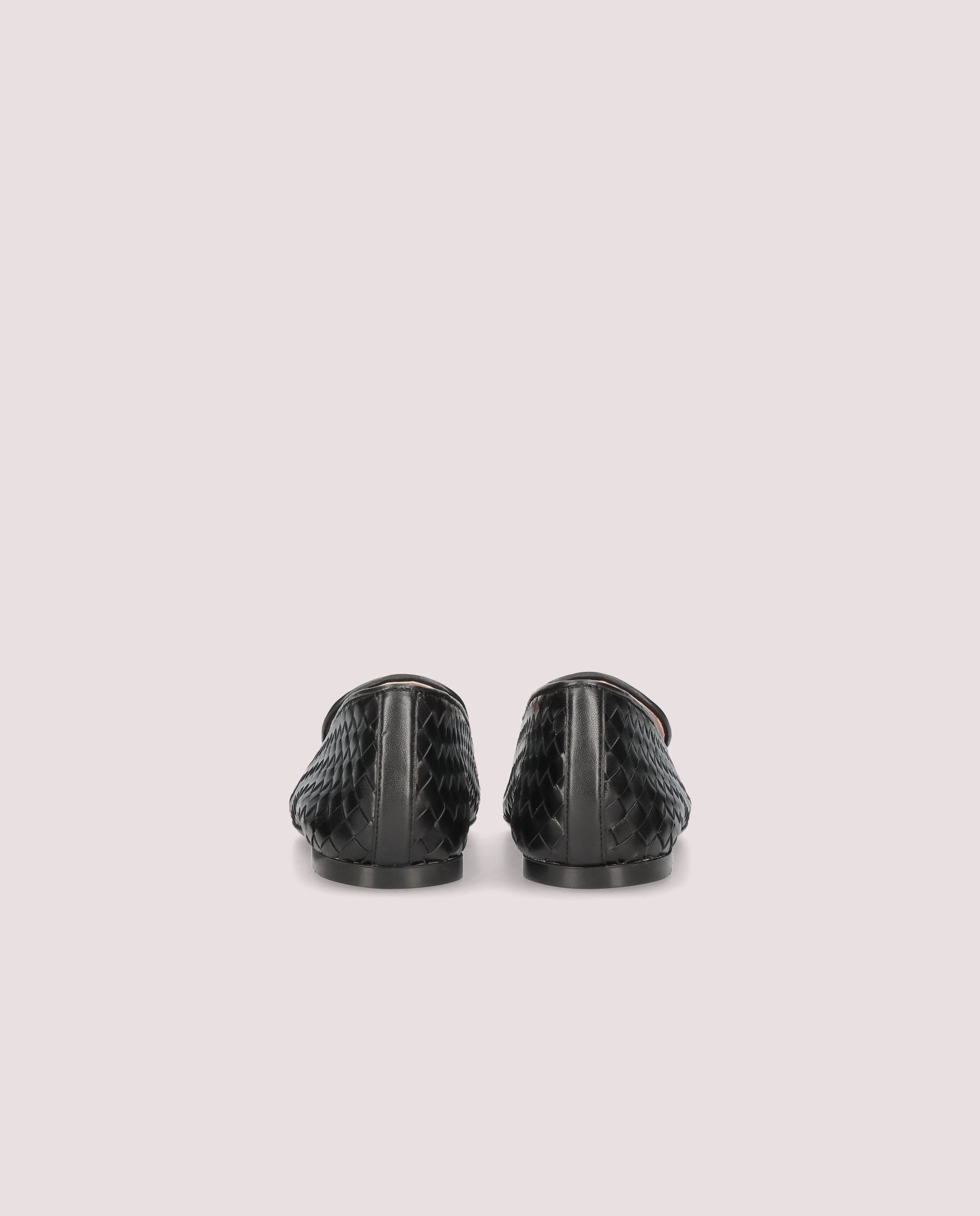 Faye loafer in black woven leather