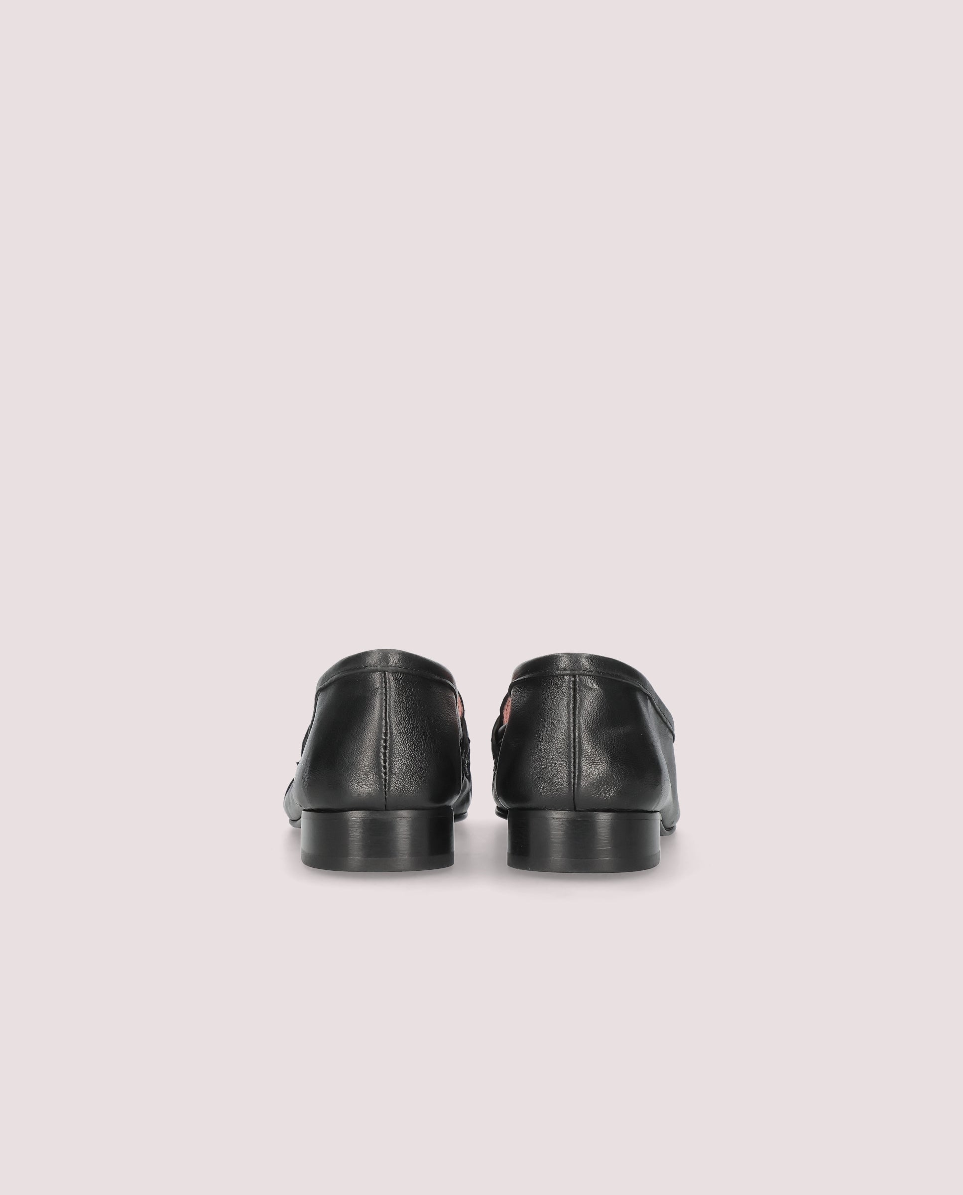 Salma moccasin in black leather