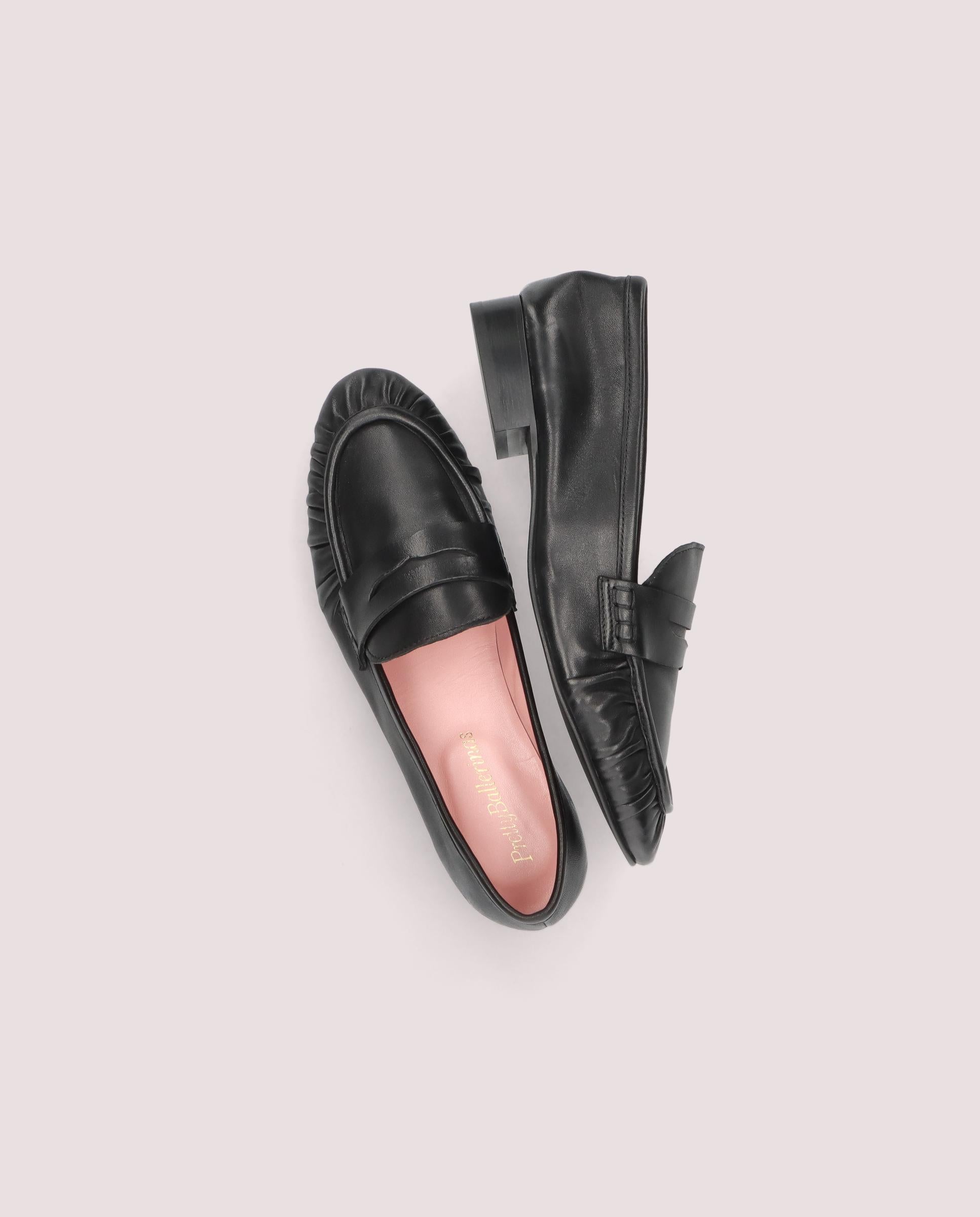 Salma moccasin in black leather