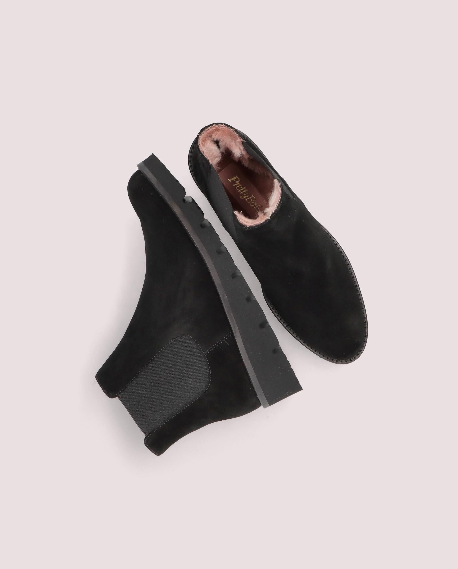 Bette ankle boot in black suede