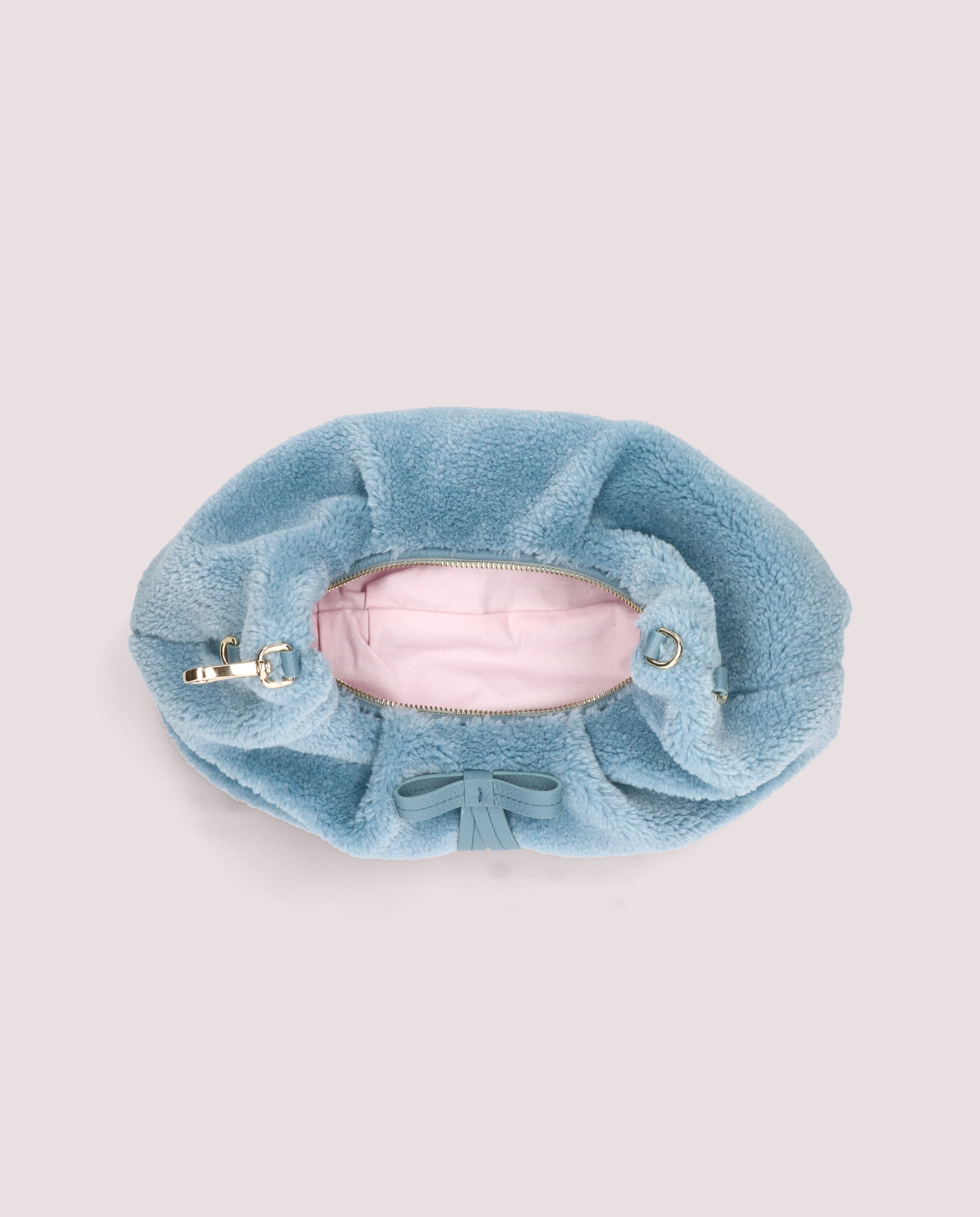 Blaue gewebte Taschen