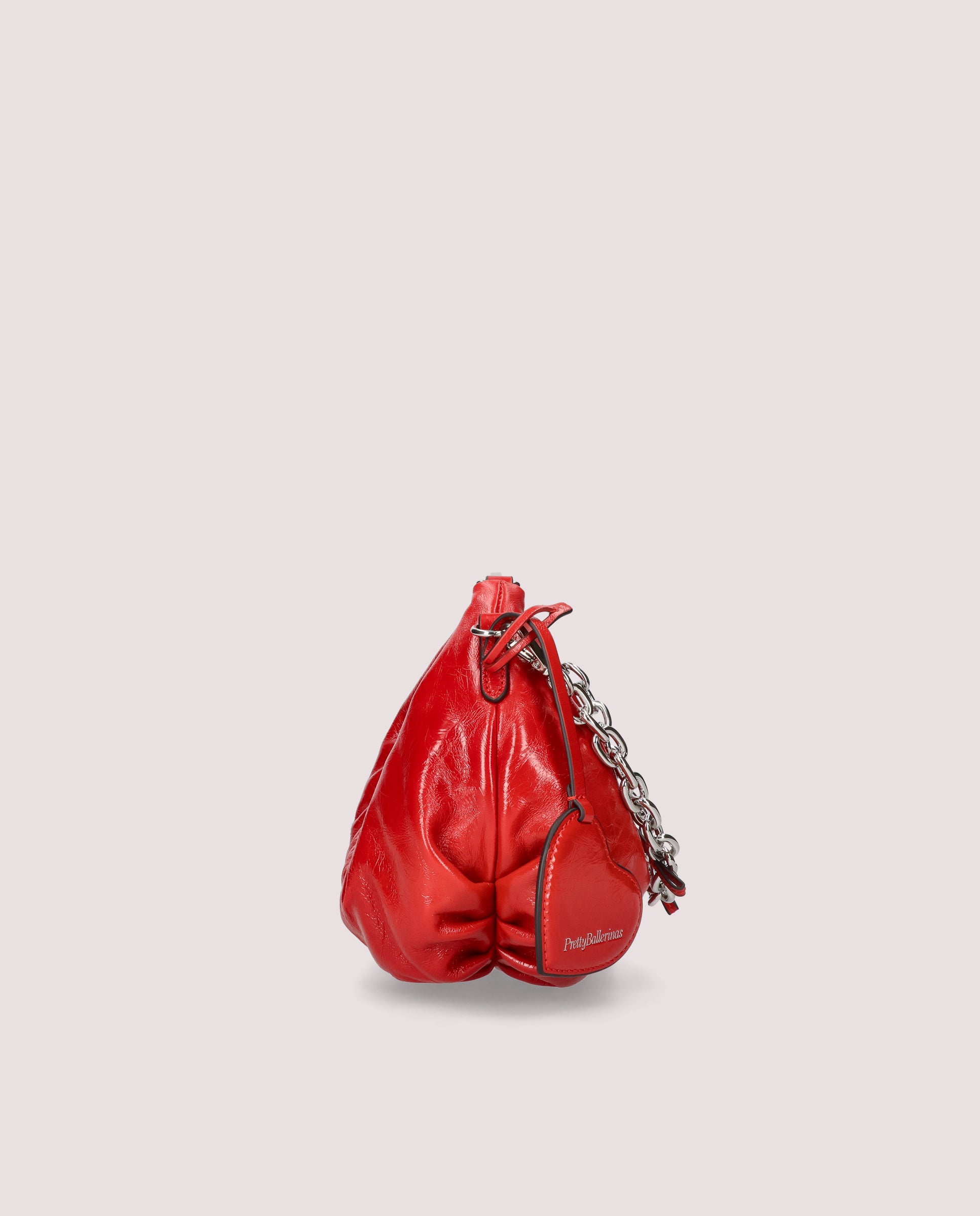Rote Lackhandtaschen
