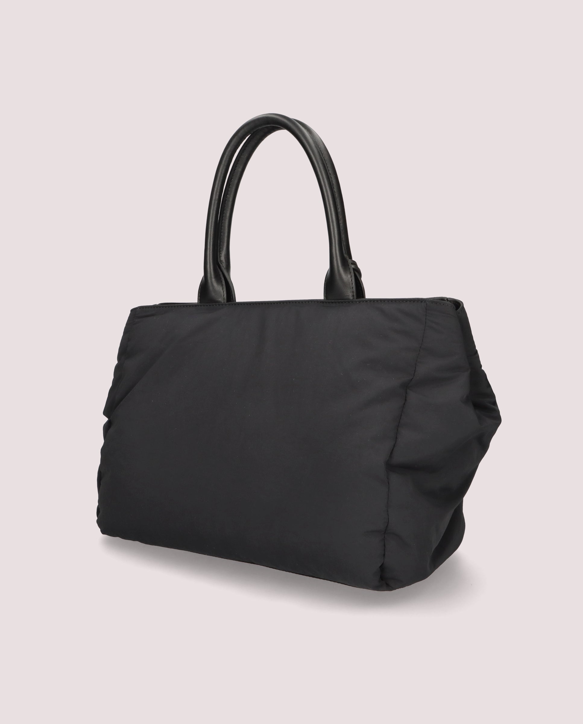 Schwarze gewebte Taschen