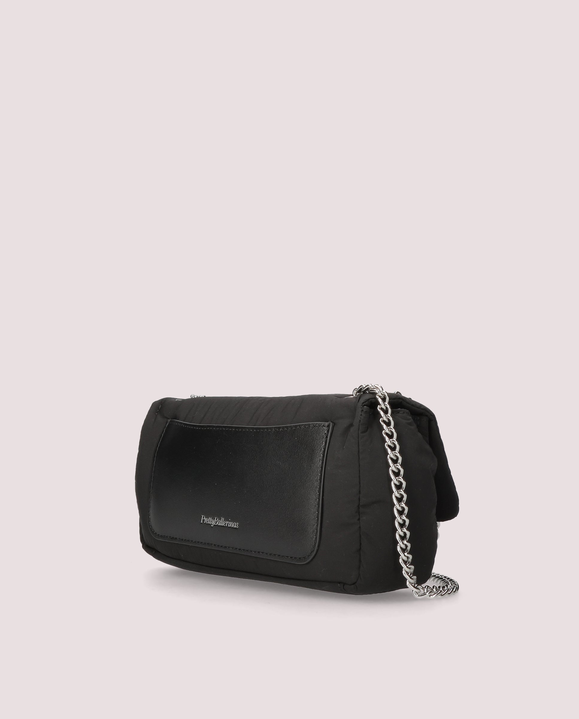 Schwarze gewebte Taschen