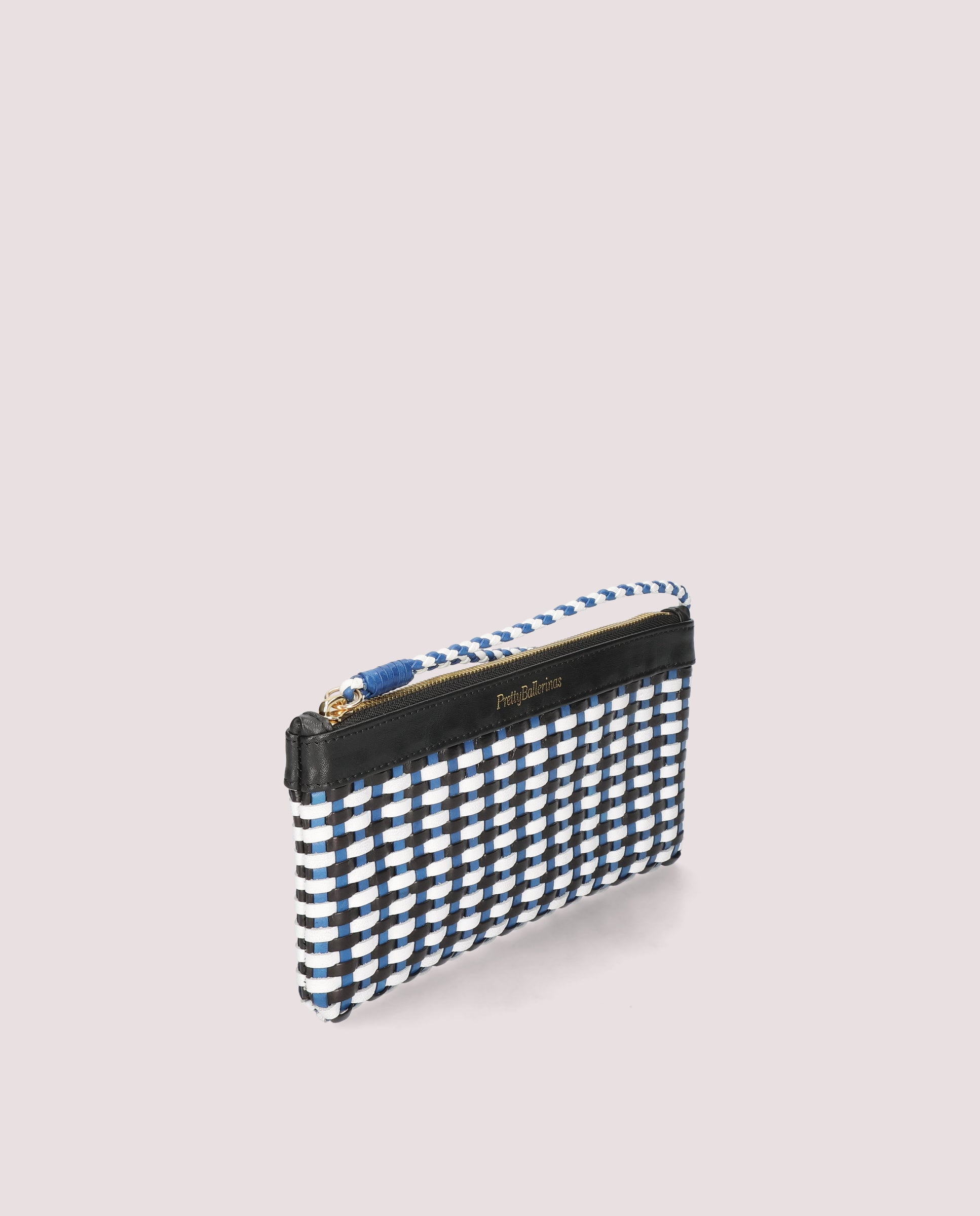 Vue alternative de Trousse de toilette en cuir tressé bleu par PrettyBallerinas
