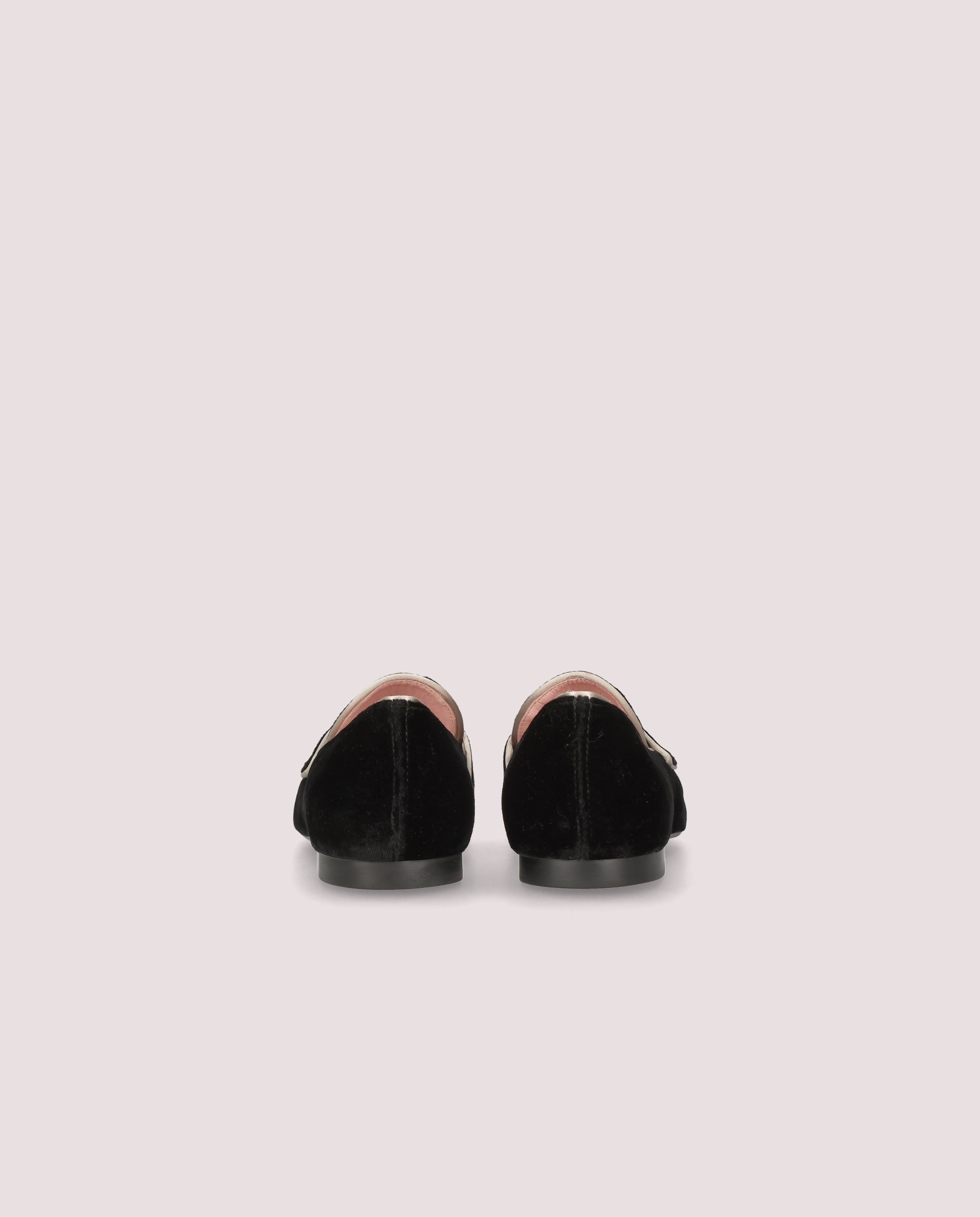 Carla loafer in black velvet