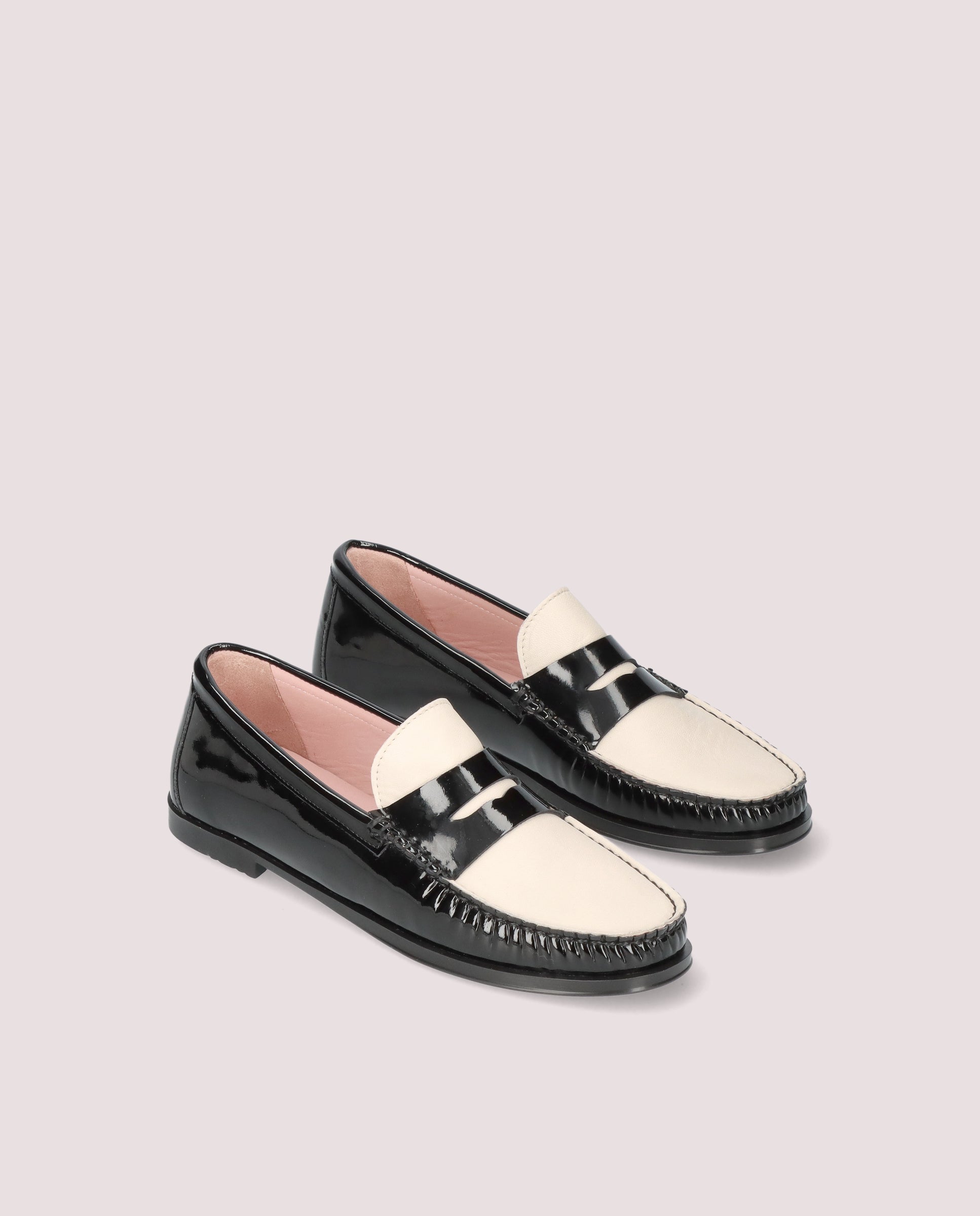 Imagen de Mocasines Josephine Negros Charol por PrettyBallerinas