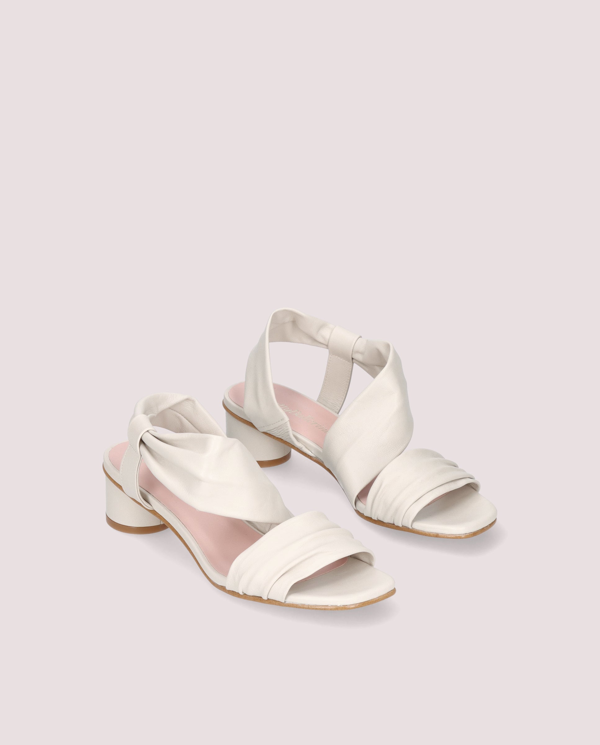 Imagen de Sandalias François Blancos Piel por PrettyBallerinas