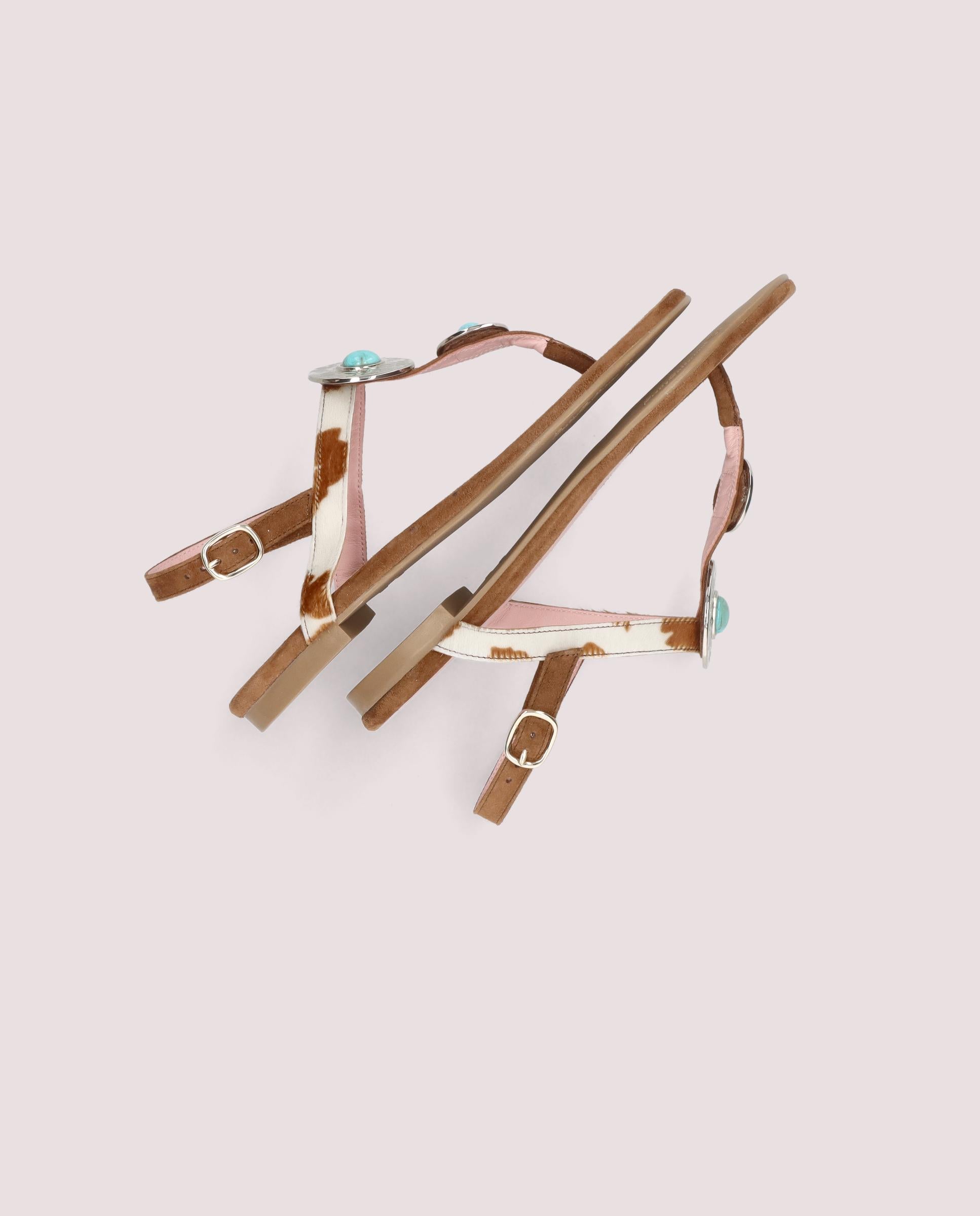 Judy sandal in cow printed poni