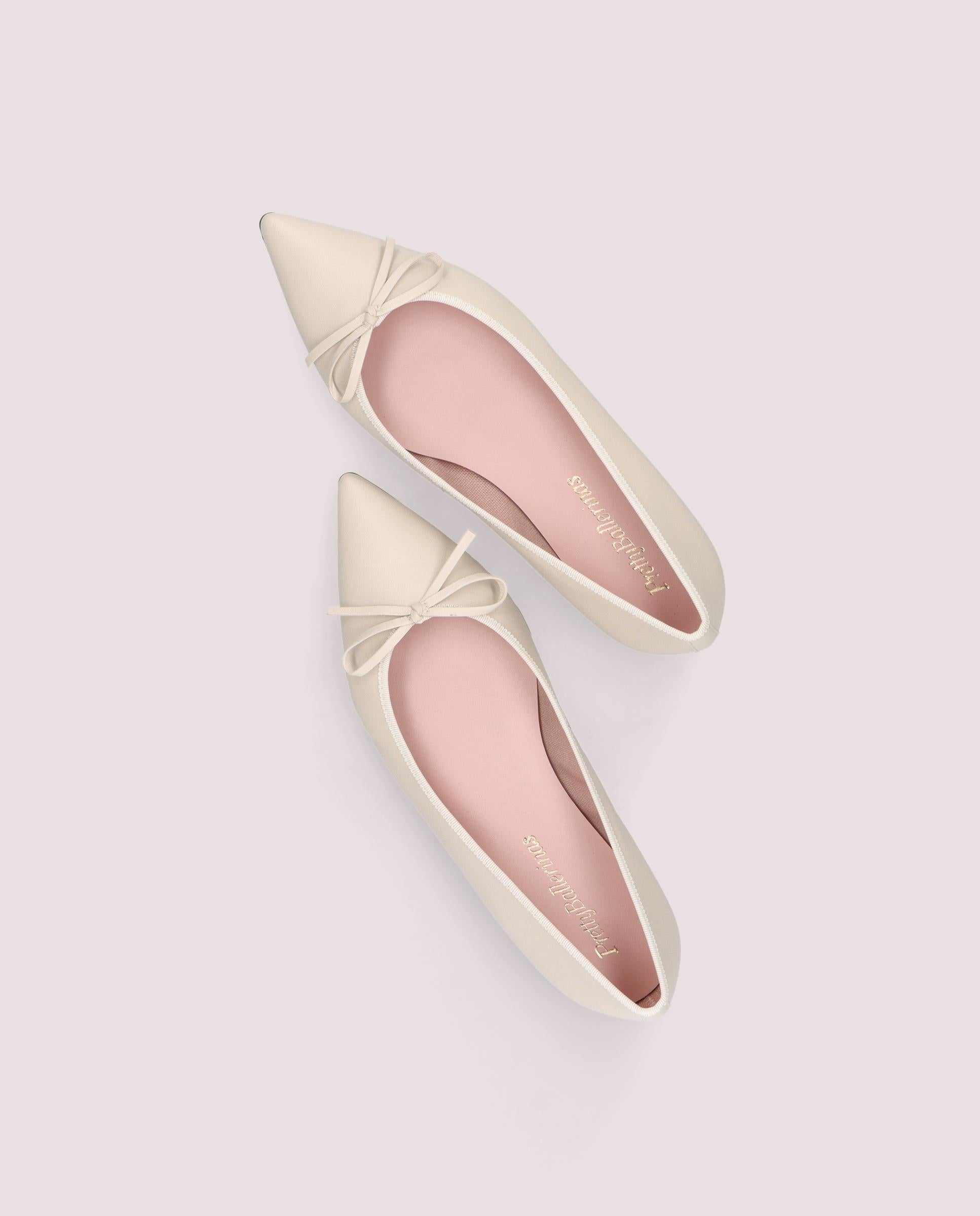 Paris Ballerina in elfenbeinfarbenem leder