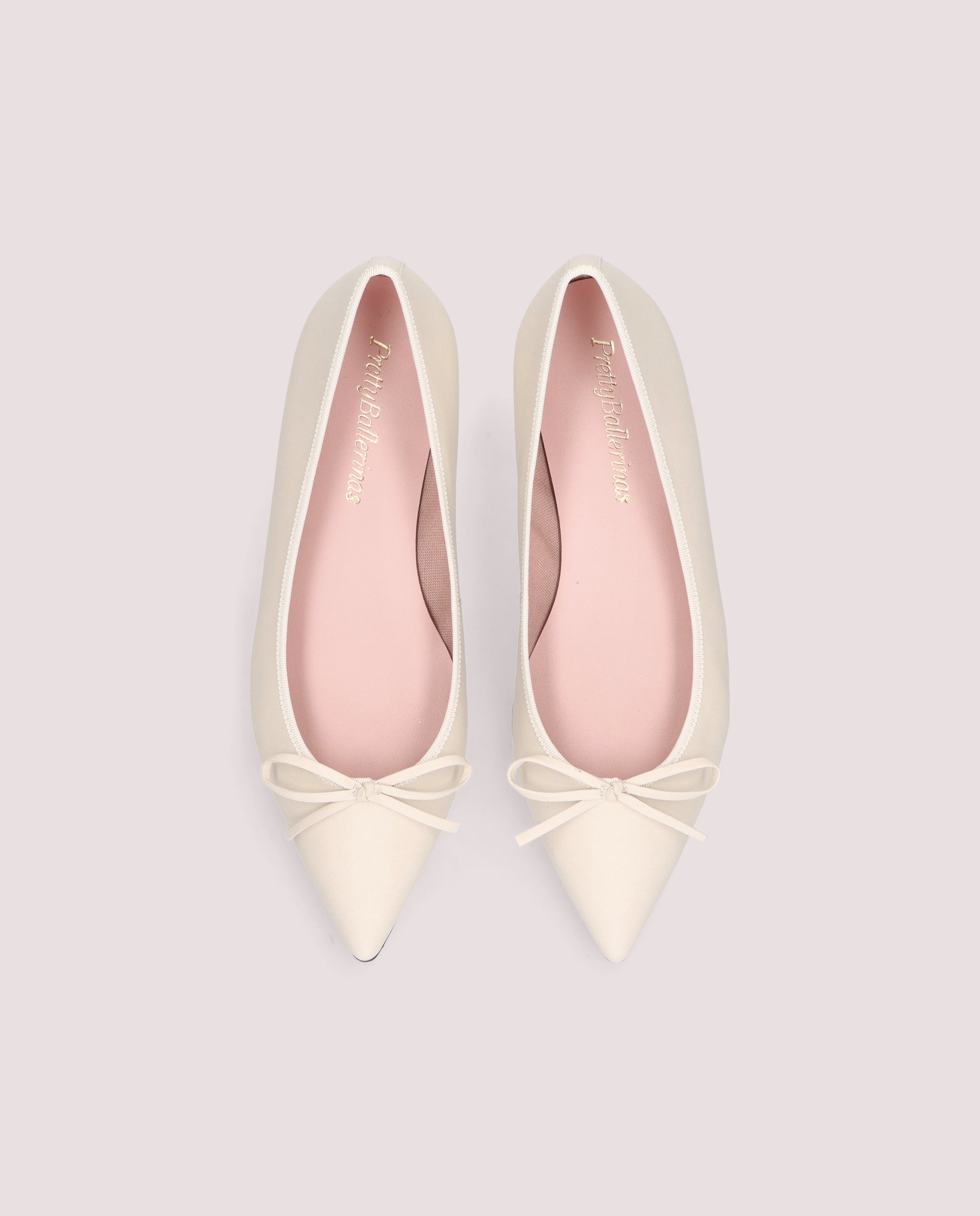 Paris Ballerina in elfenbeinfarbenem leder