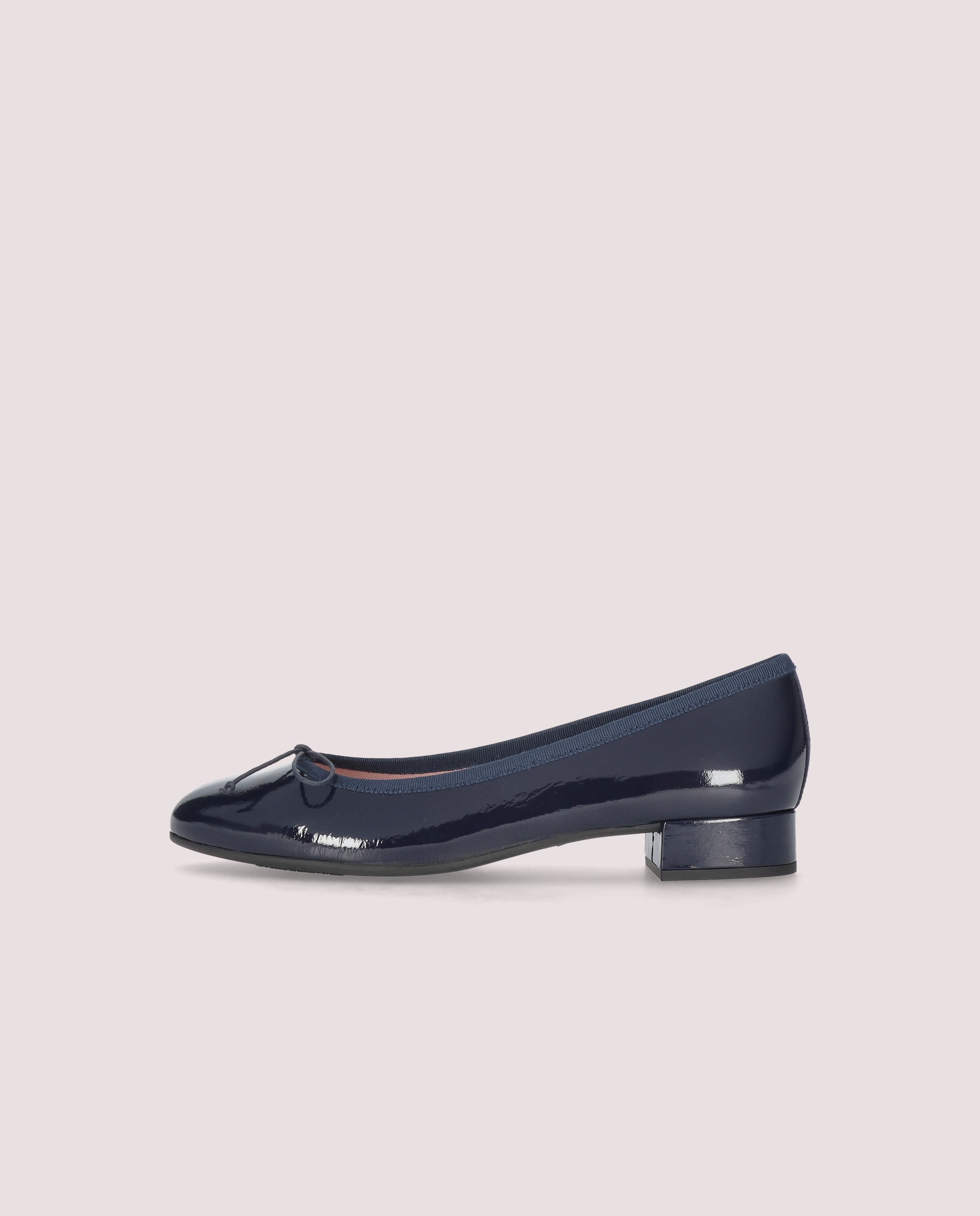 Gretschen ballerina in navy blue patent leather