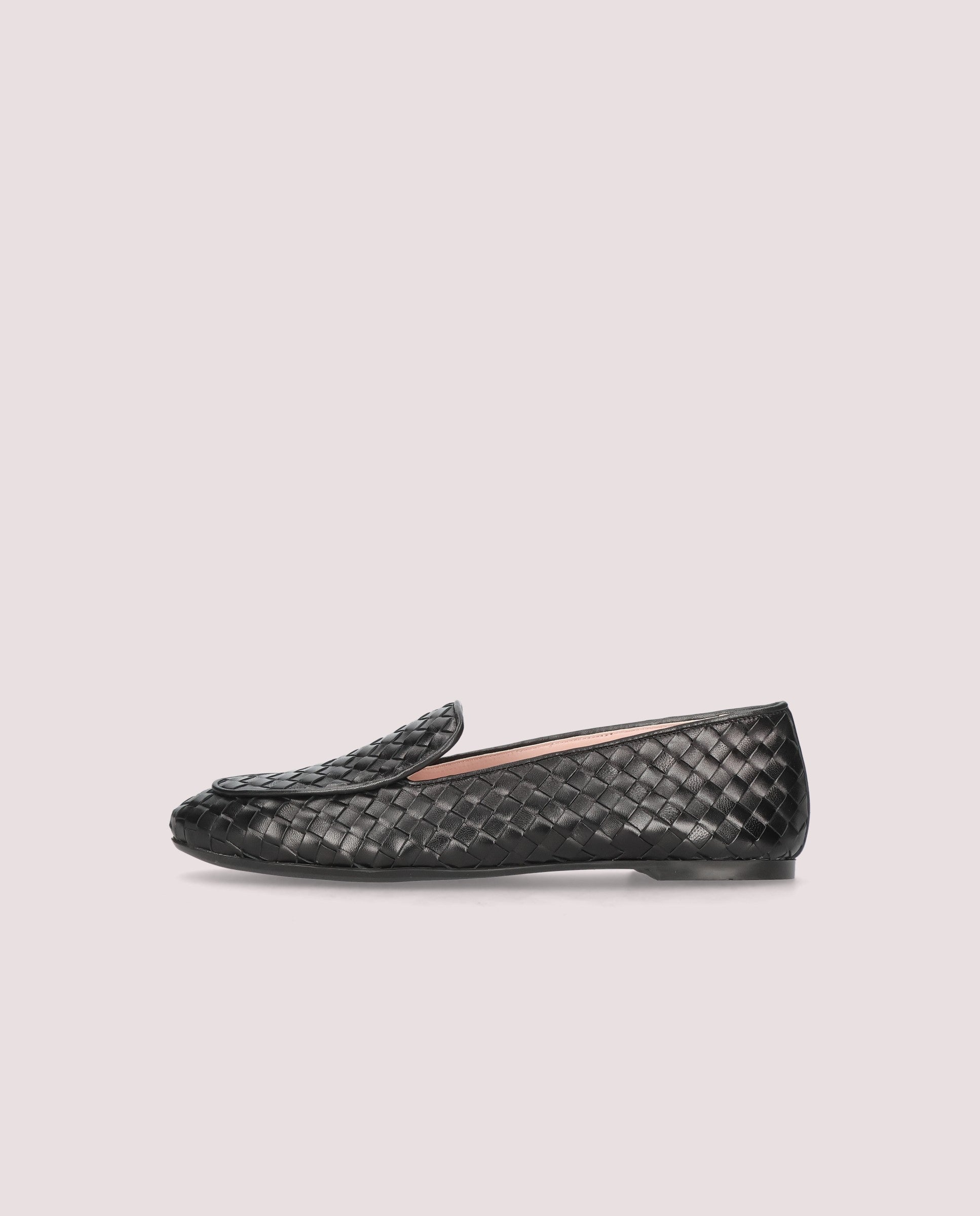 Faye loafer in black woven leather
