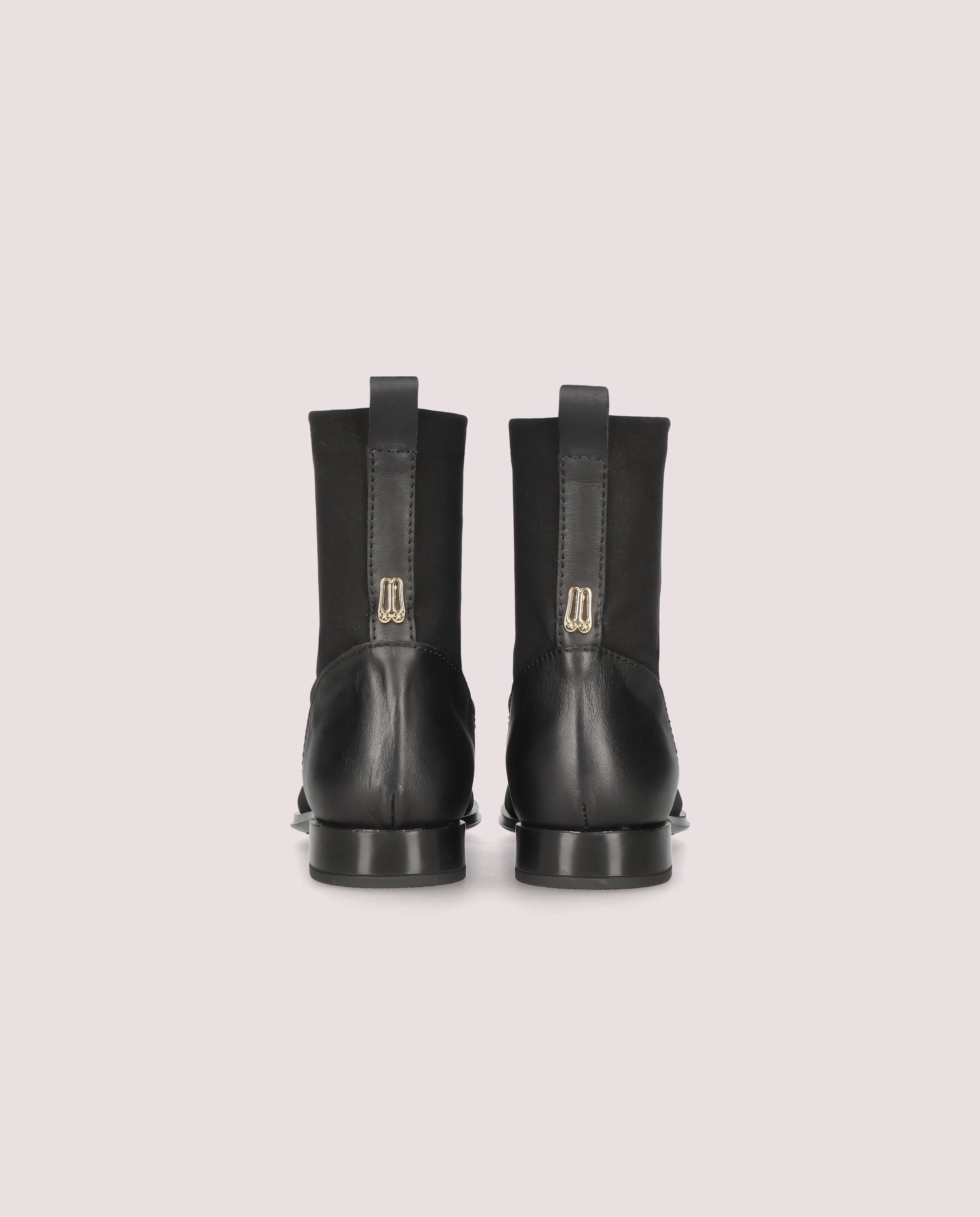 Pat ankle boot in black textile