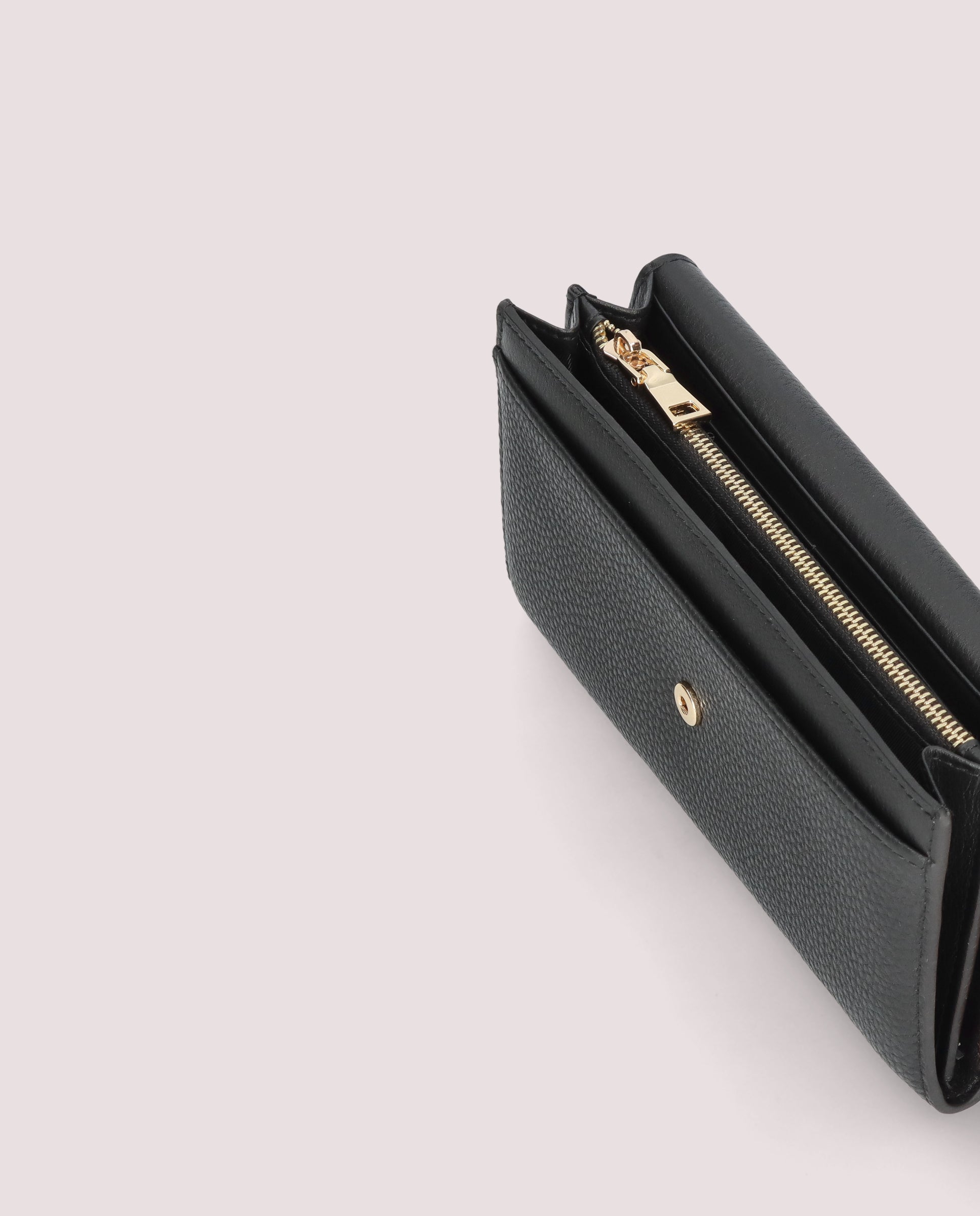 Bolsas e carteiras em pele preta